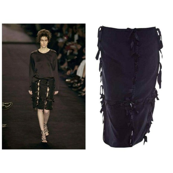 【関税＆送料込み】Tom Ford Long Silk Skirt TOM FORD Ladder Long Skirt in Burgundy | FWRD